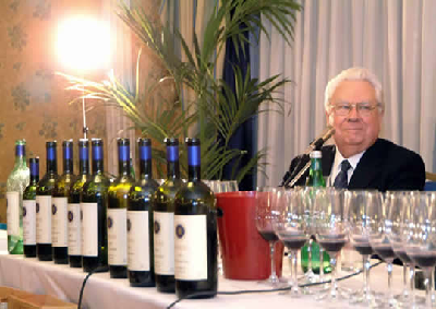Vino: a enologo Giacomo Tachis medaglia d’oro con il Pegaso