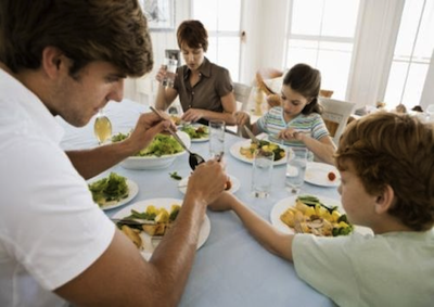 Crisi: 2,5 milioni di famiglie mangiano sempre insieme