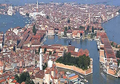 A Venezia torna la festa della voga alla veneta in Arsenale